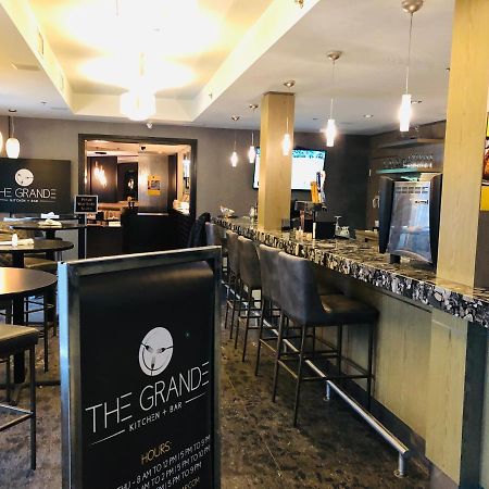 B&B Grand Rockies Resort 2Br 1Pullout Canmore Ngoại thất bức ảnh